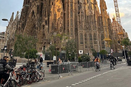 Barcelona City Bike Tour with Private Local Guide