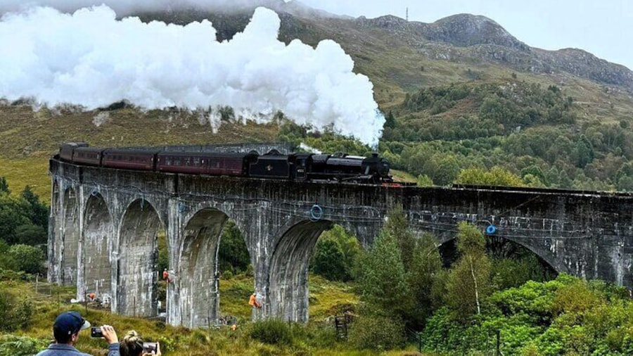 Glenfinnan, Glencoe and Scottish Highlands Day Tour