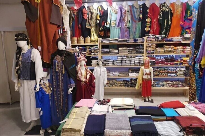 Private Shopping Tour: Private Guide & transportation - Hurghada