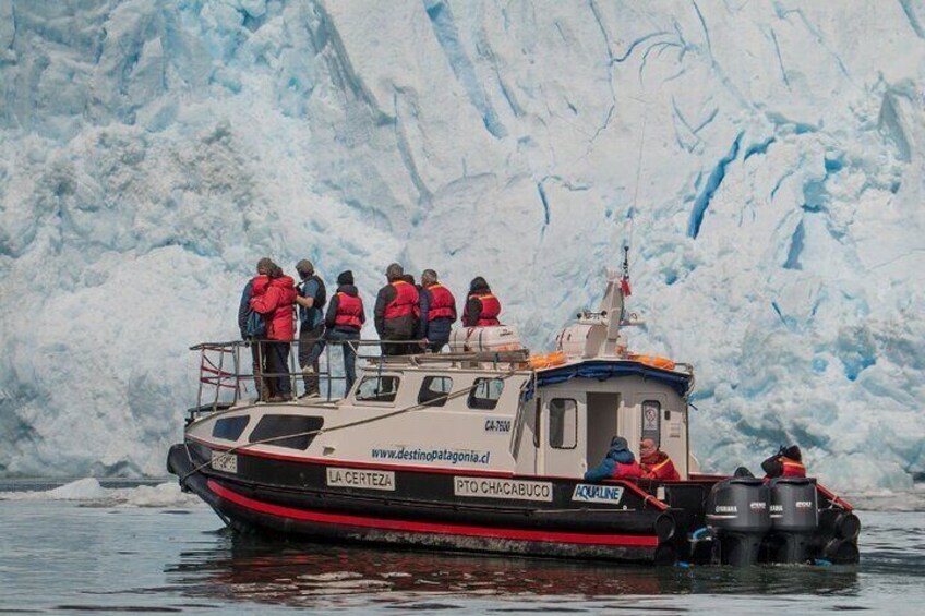 Shared Sailing Tour to San Rafael Lagoon from Puerto Tranquilo