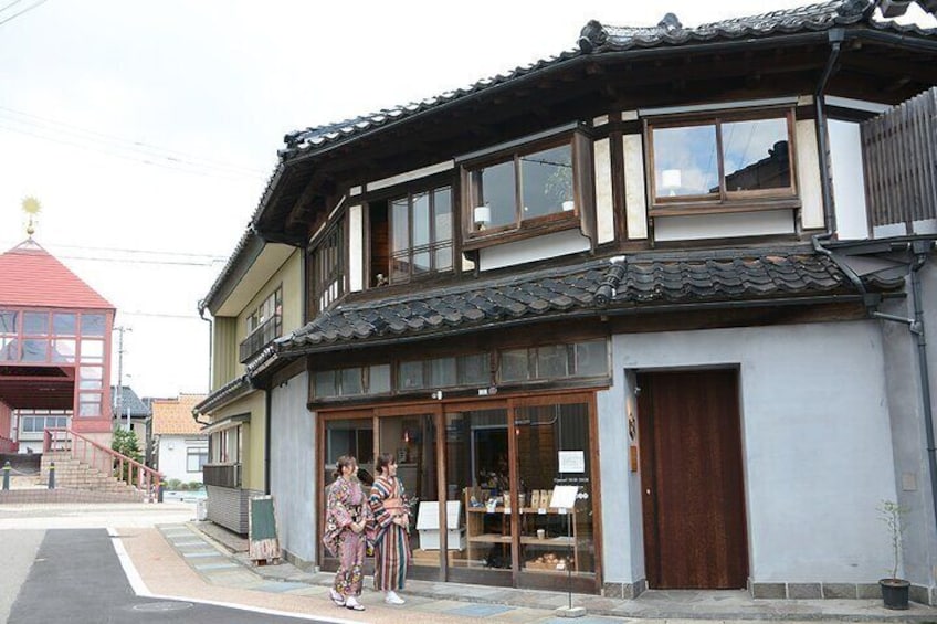 Kimono Experience in Toyama Hokuriku