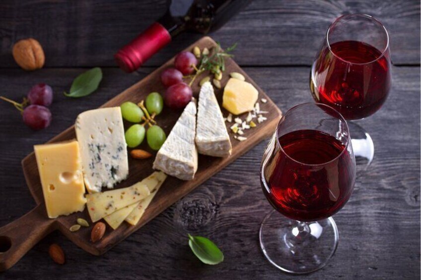 Private Wine and cheese Tour in Marseille