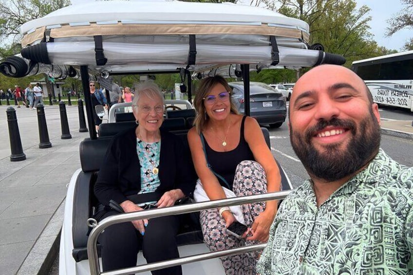 DC’s Monuments & American History Guided Tour by Electric Cart