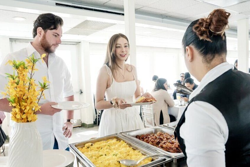 NYC Bottomless Brunch Cruise with Iconic Views