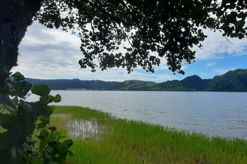 Azores: Explore the dramatic crater of Sete Cidades