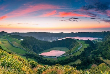 Azores: Explore the dramatic crater of Sete Cidades