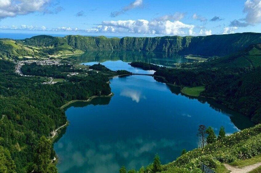 Azores: Explore the dramatic crater of Sete Cidades