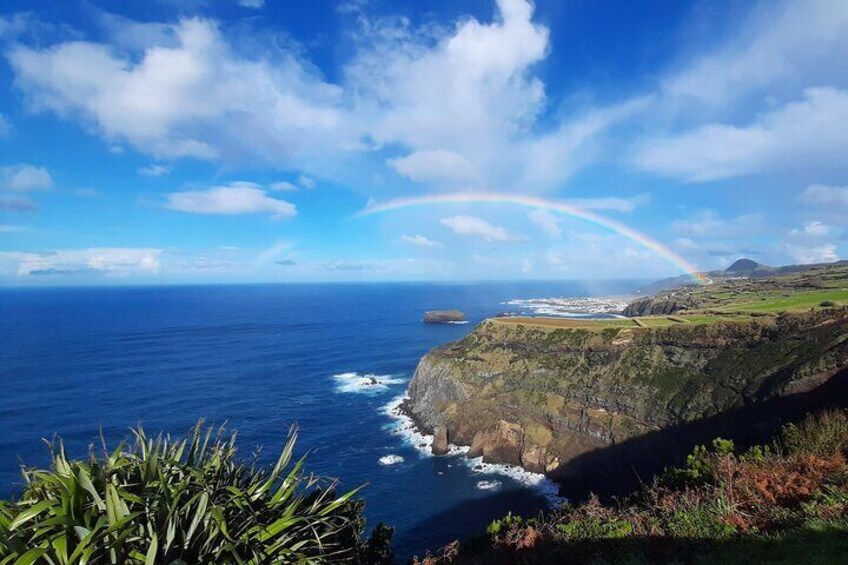 Azores: Explore the dramatic crater of Sete Cidades