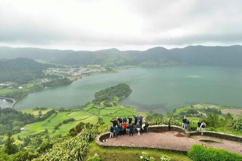 Azores: Explore the dramatic crater of Sete Cidades