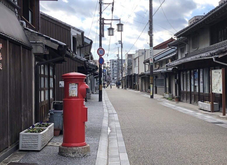 Picture 8 for Activity Himeji: E-Bike Tour of the Old Town and Himeji Castle