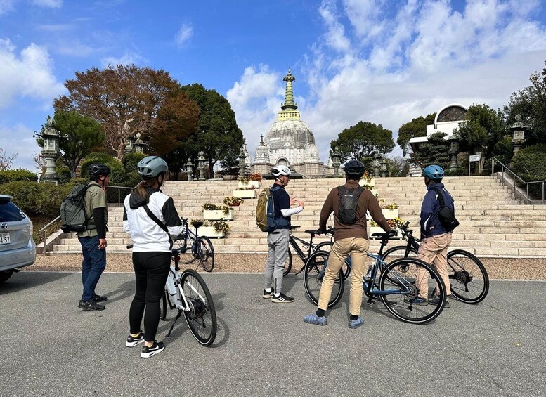 Picture 4 for Activity Himeji: E-Bike Tour of the Old Town and Himeji Castle