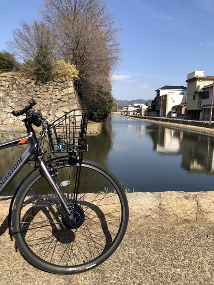Picture 7 for Activity Himeji: E-Bike Tour of the Old Town and Himeji Castle