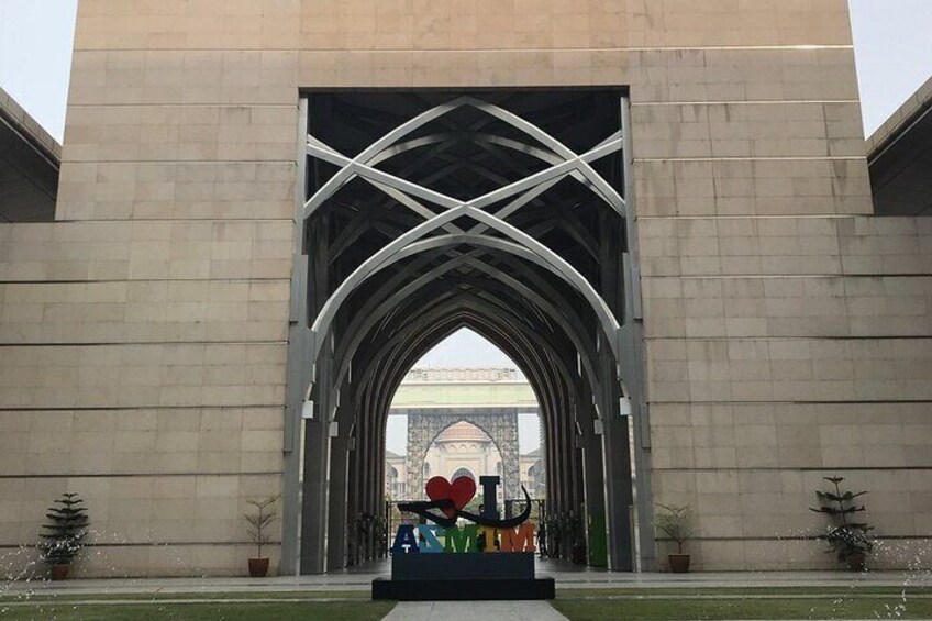 Putrajaya Private Tour with Guide