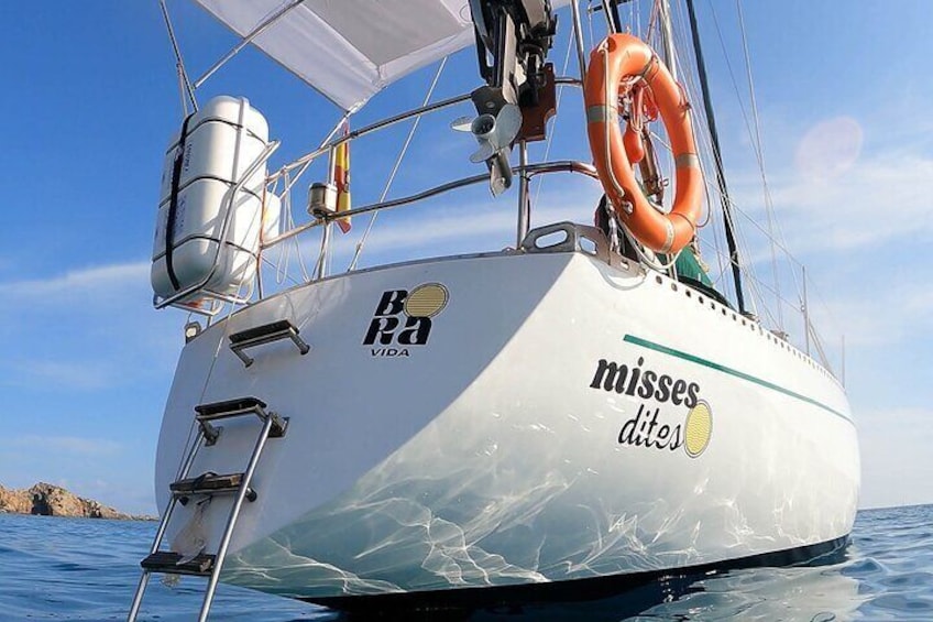 Mallorca Private Half-Day Sailing Experience with Tapas & Drinks