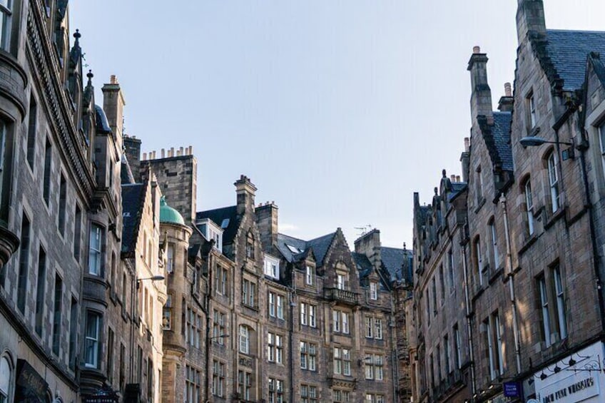 Explore the Insta-worthy Spots of Edinburgh with a Local