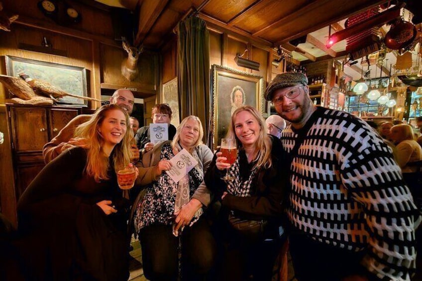 Pub Crawl and Sing along London Experience