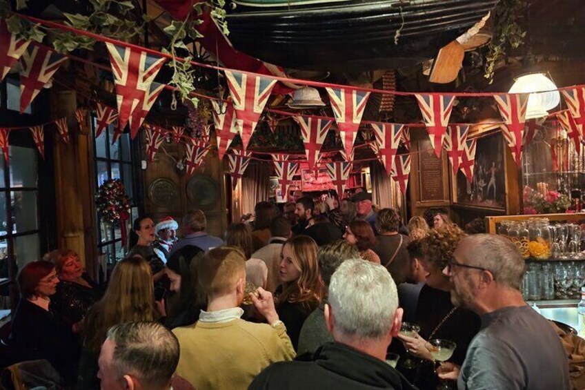 Pub Crawl and Sing along London Experience