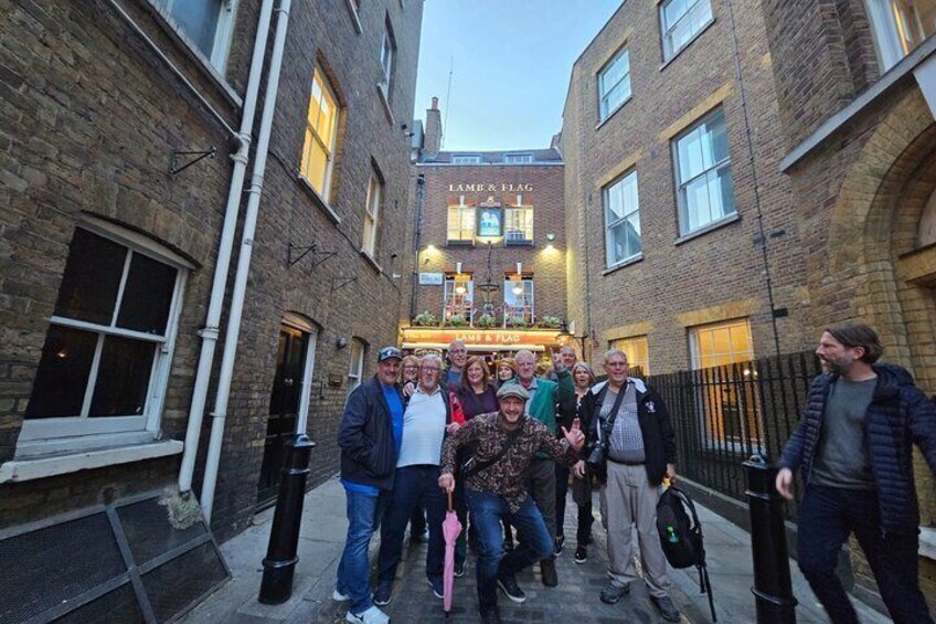 Pub Crawl and Sing along London Experience