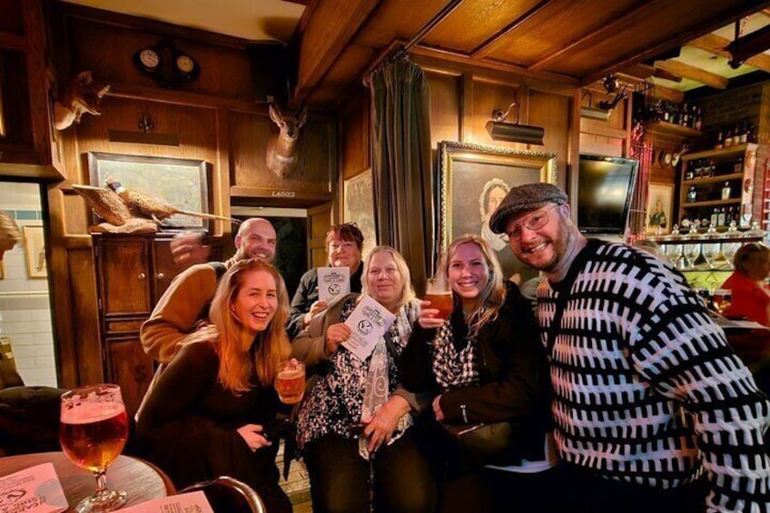 Pub Crawl and Sing along London Experience