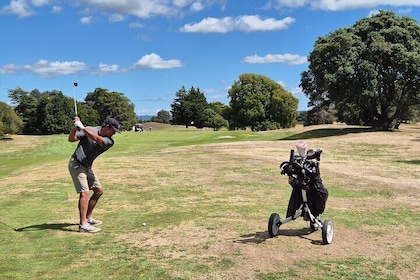 Full Day All-inclusive Golf Experience from Tauranga Port