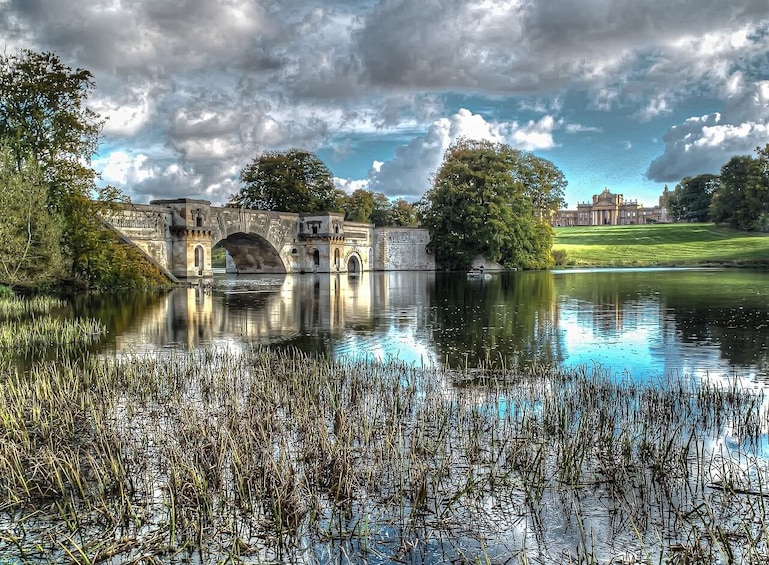 Private Tour of Blenheim Palace and Cotswold with Ticket Pass