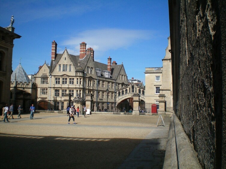 Oxford Cotswold and Warwick Castle Private Tour with Admission