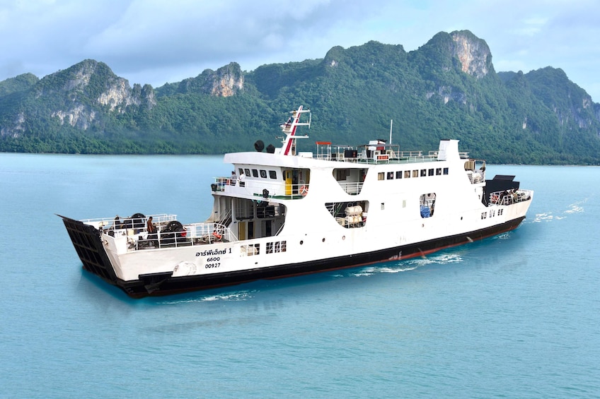 Raja Ferry, Mainland - Koh Samui ferry crossing