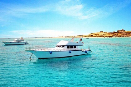 Private Boat Trip to Magawish Island, Lunch & Transfer - Hurghada