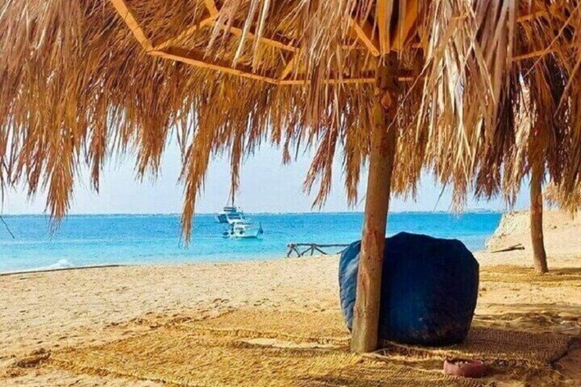 Private Boat Trip to Magawish Island, Lunch & Transfer - Hurghada