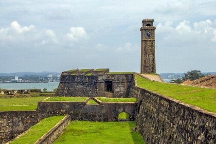 Discover Galle: Heritage Sites and Nature Sanctuaries Tour