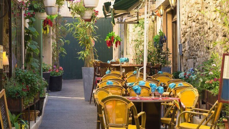 Aix-en-Provence Highlights Scavenger Hunt Self Guided Tour