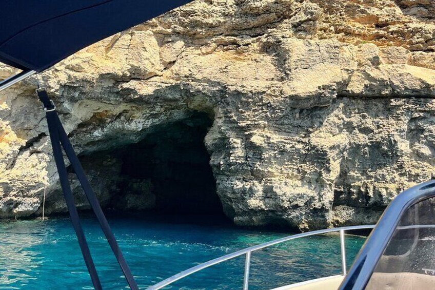 Private speed boat trip to Comino, Blue Lagoon and Caves