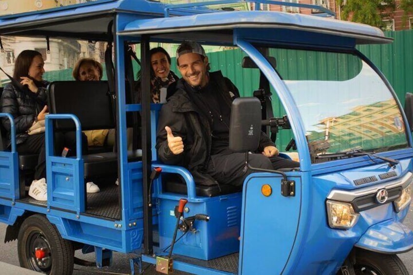 Madrid Express Tour in Tuk Tuk