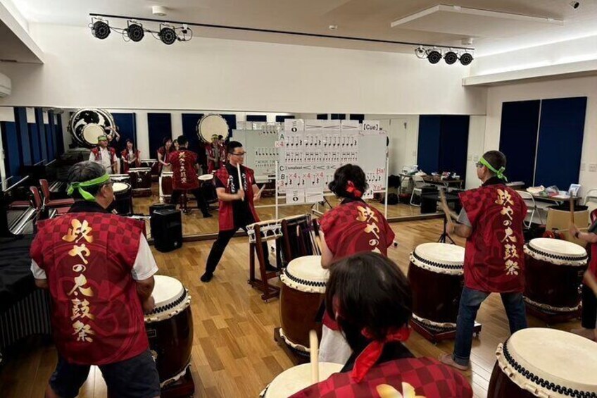 Taiko Japanese Drum Experience in Osaka