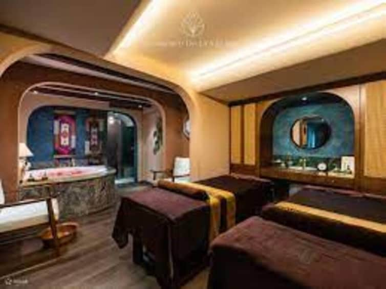 Hanoi: L'essence Spa Massage with Meal