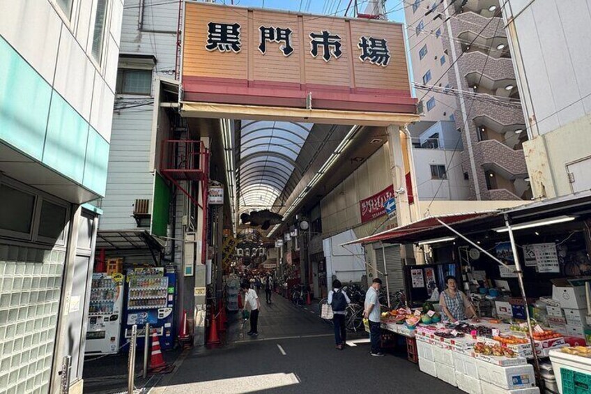 1 Hour Food Tour at the Kuromon Market in Osaka