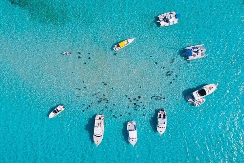 Stingrays, Starfish Point and Crystal Caves Cayman Combo Tour