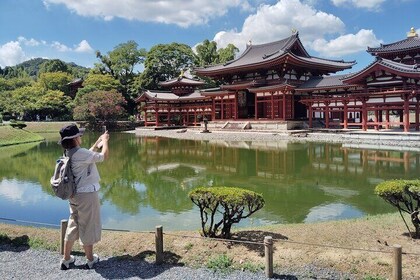 Kyoto: Enjoy Byodoin Temple and Tea Sweets