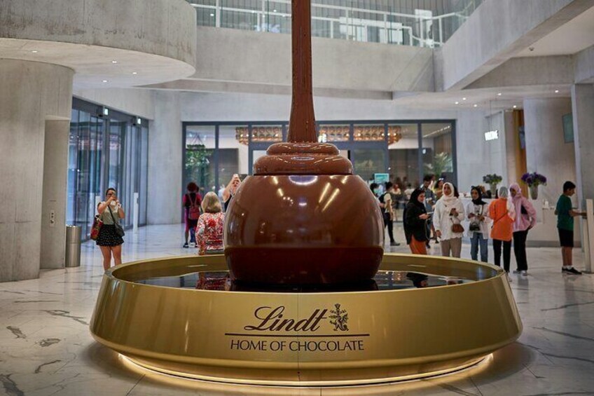 Downtown Boat, Cable Car Ride and Lindt Museum Tour with Lunch