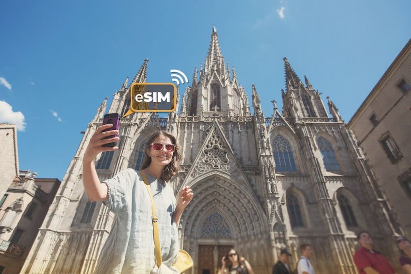 Barcelona: Unlimited France Internet with eSIM Mobile Data Plan 