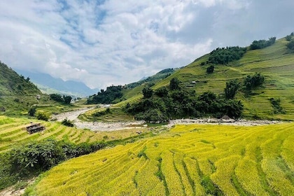 Private Tour by Car to Villages and Hot Spring in Sapa