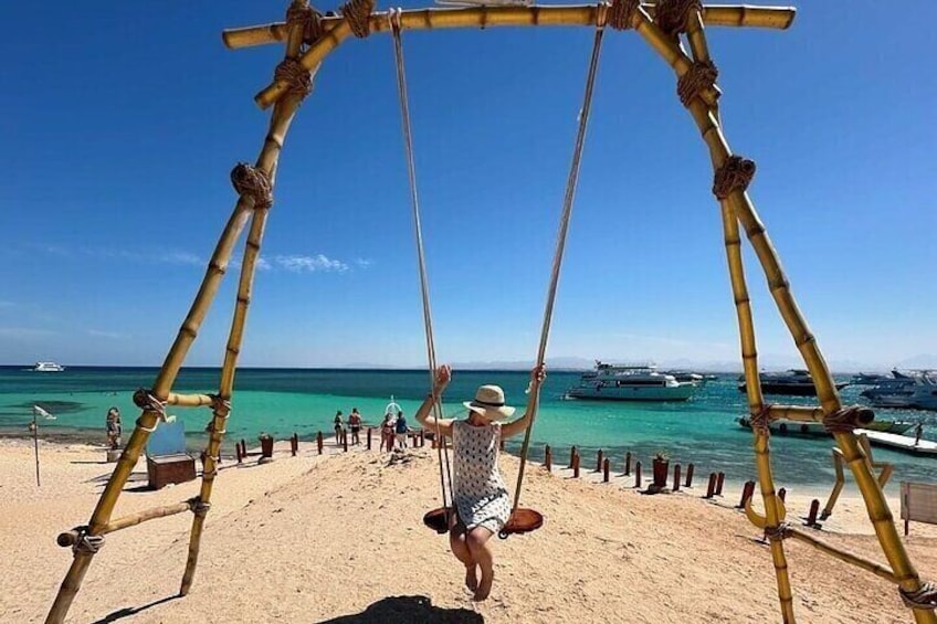 Paradise Island Hola Hola Full Day Adventure in Hurghada 