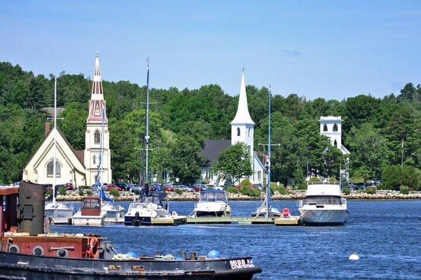 Peggy's Cove, Mohane Bay and Lunenburg 5hrs private tour.