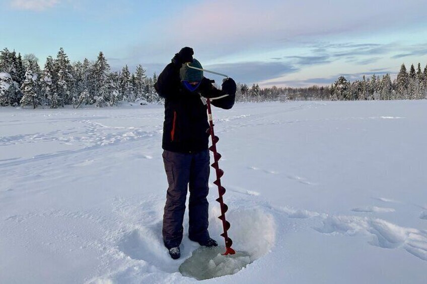 Small Group Ice Fishing Experience in Levi