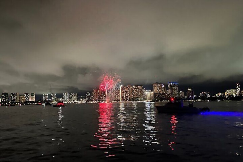 Friday Night Waikiki Fireworks Cruise