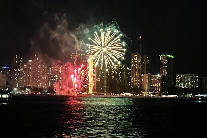 Friday Night Waikiki Fireworks Cruise