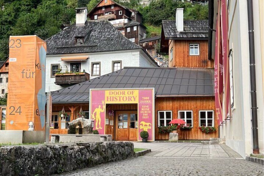 Hallstatt Scavenger Hunt and Sights Self Guided Tour