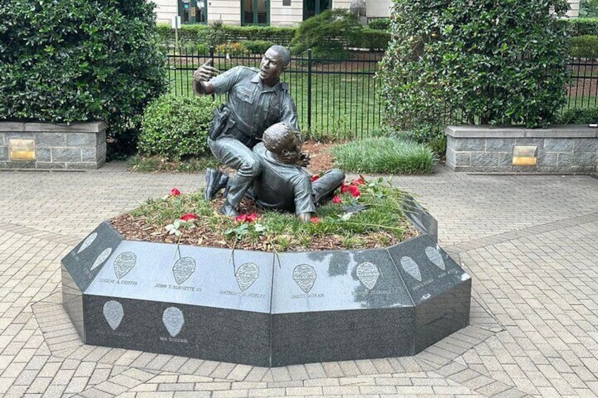 https://media-cdn.tripadvisor.com/media/attractions-splice-spp-720x480/13/d9/6e/7f.jpg