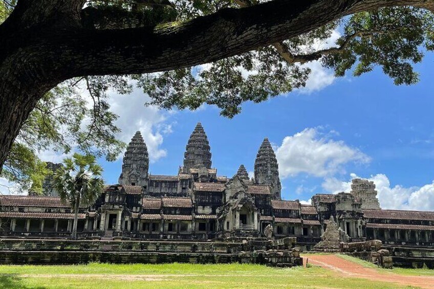 Angkor Wat temple, Hindu temple built by King Suryavarman II in early 12 century. 