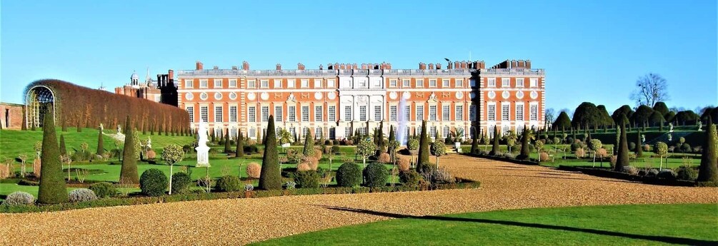 Picture 2 for Activity London: Hampton Court Palace Private Guided Tour